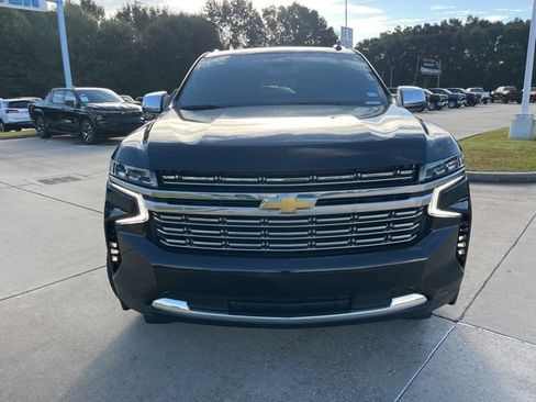 Used 2024 Chevrolet Suburban Premier image 12