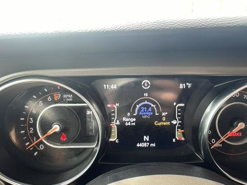 Used 2022 Jeep Wrangler Sport AWD/4WD image 13