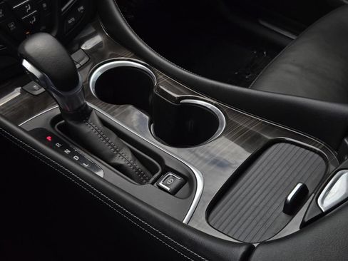Used 2020 Buick Envision Essence FWD image 23