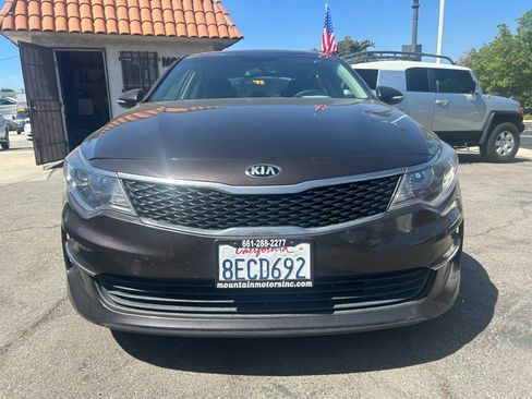 Used 2018 Kia Optima LX image 2