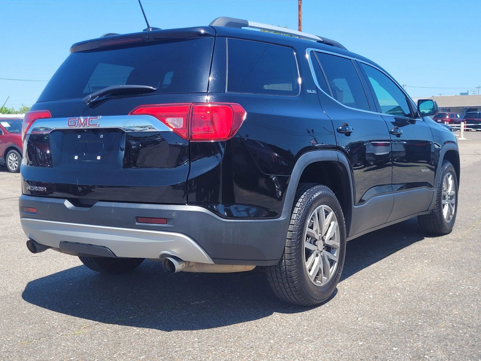 Used 2017 GMC Acadia SLE w/ Driver Alert Package I FWD image 9