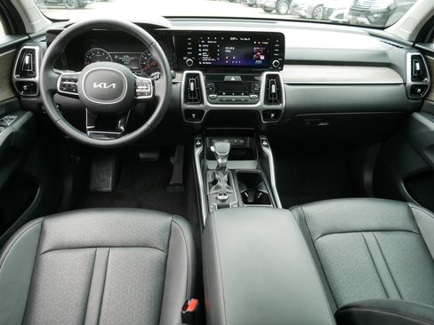 Certified 2023 Kia Sorento X-Line EX AWD/4WD image 10
