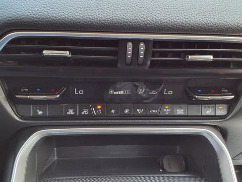 Used 2024 MAZDA CX-90 Plug-In Hybrid w/ Premium Pkg AWD/4WD image 18