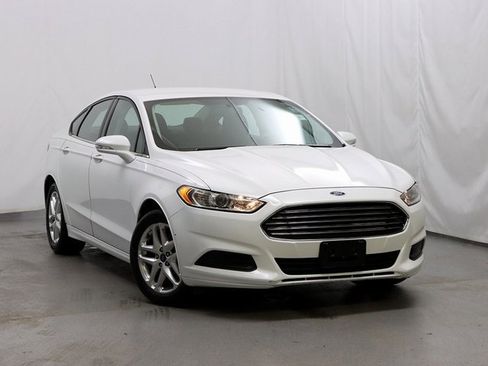 Used 2013 Ford Fusion SE image 1