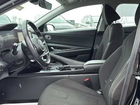 Used 2023 Hyundai Elantra SEL w/ Convenience Package image 12