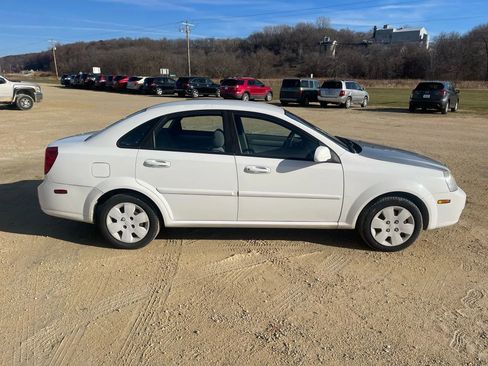 Used 2008 Suzuki Forenza Sedan image 5