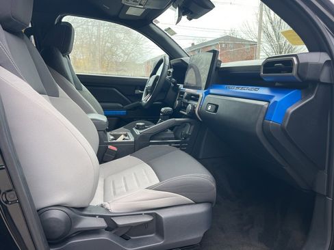 Used 2024 Toyota Tacoma TRD Sport image 25