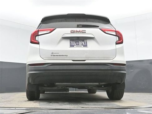 Used 2022 GMC Terrain SLE image 32