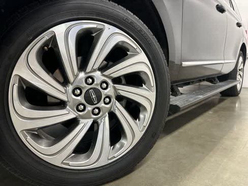 Used 2024 Lincoln Navigator Reserve image 29