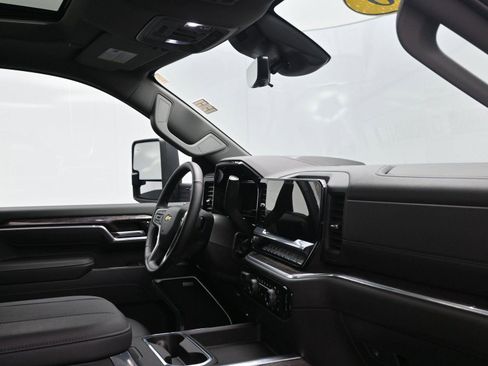 Used 2025 Chevrolet Silverado 2500 LTZ w/ LTZ Premium Package image 15