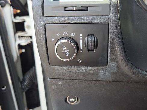 Used 2014 Dodge Challenger SXT RWD image 25
