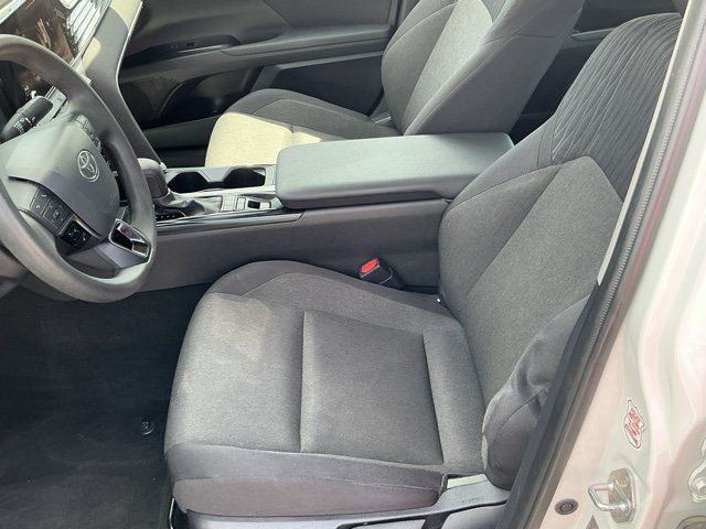 Used 2025 Toyota Camry LE FWD image 17