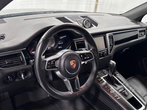 Used 2016 Porsche Macan S image 9