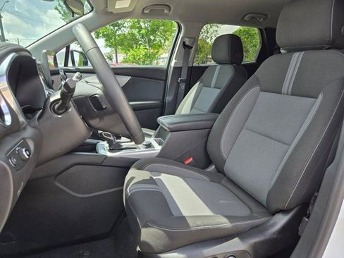 Used 2025 Chevrolet Blazer LT FWD image 23