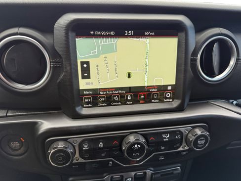 Used 2022 Jeep Wrangler Unlimited Sahara w/ Cold Weather Group image 12