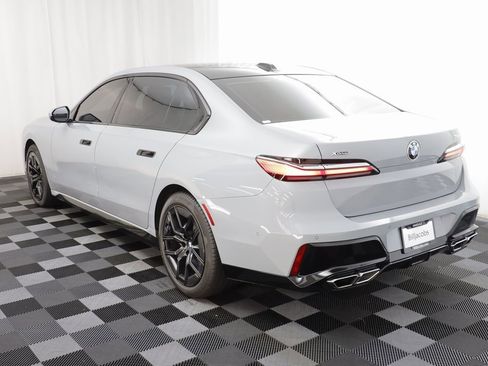 Used 2024 BMW 760i xDrive w/ Premium Package 2 image 17