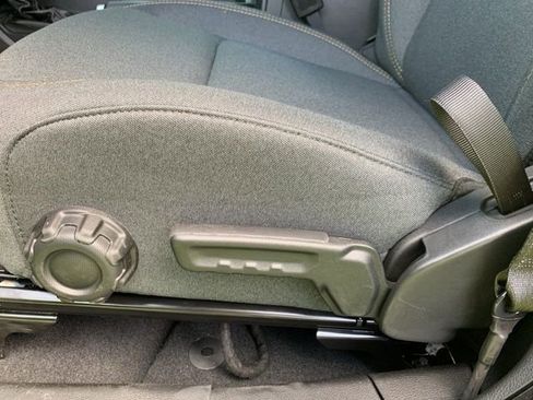 New 2025 Jeep Gladiator Sport AWD/4WD image 15