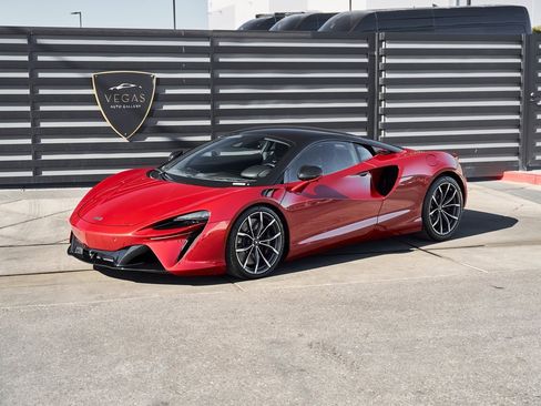 Used 2023 McLaren Artura image 5