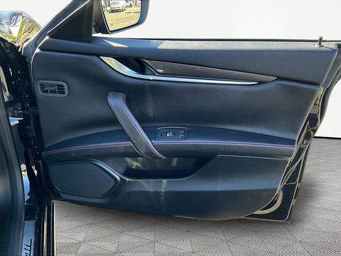 Used 2017 Maserati Ghibli image 26