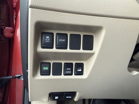 Used 2015 Nissan Rogue S image 20