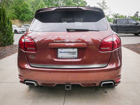Used 2012 Porsche Cayenne S AWD/4WD image 9