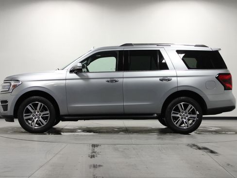 Used 2024 Ford Expedition Limited image 7