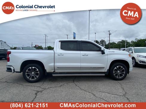 Used 2022 Chevrolet Silverado 1500 High Country w/ Z71 Off-Road Package AWD/4WD image 2