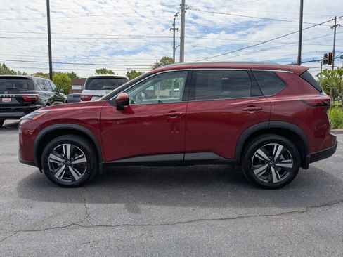 Certified 2024 Nissan Rogue SL w/ SL Premium Package image 8