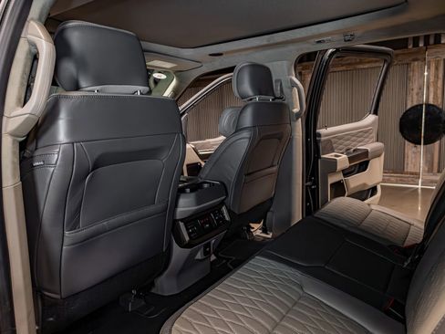 Used 2026 Ford F250 Platinum w/ Platinum Plus Package image 22