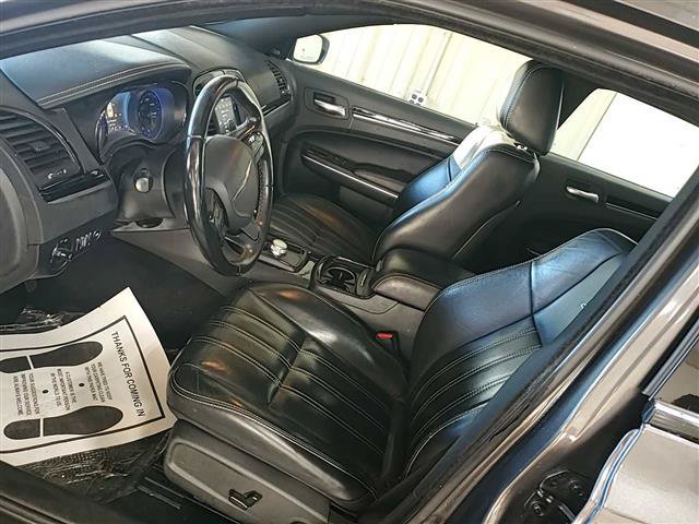 Used 2019 Chrysler 300 S RWD image 2