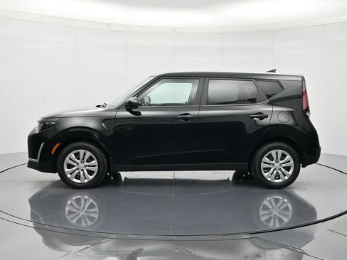 Used 2024 Kia Soul LX FWD image 8
