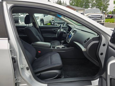 Used 2017 Nissan Altima 2.5 SV FWD image 32