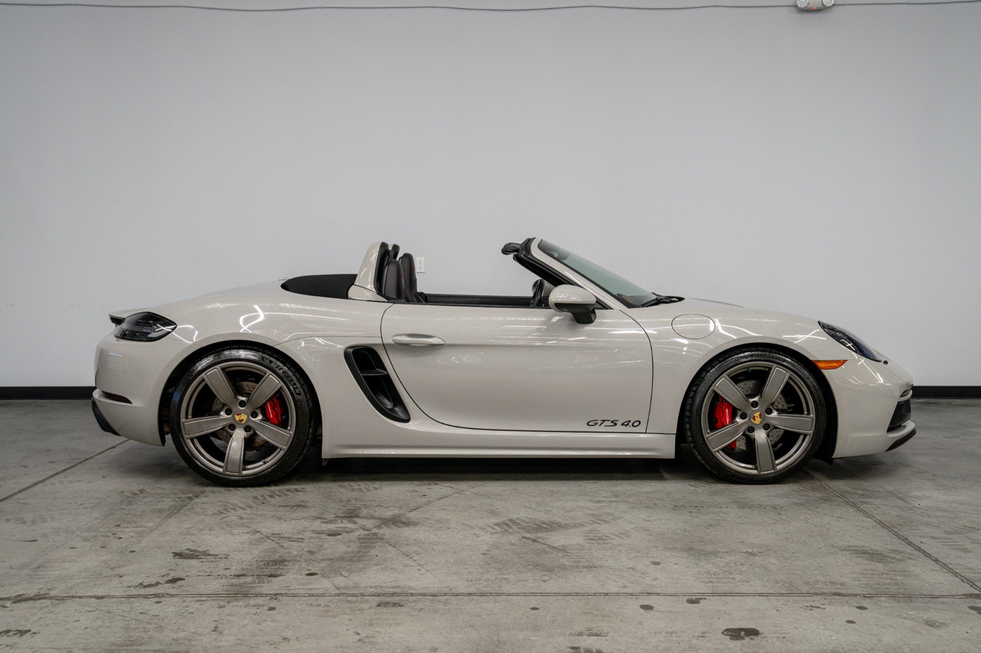 Used 2024 Porsche 718 Boxster GTS w/ GTS Interior Package RWD image 46