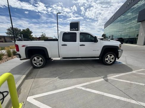 Used 2013 Chevrolet Silverado 2500 LT w/ Interior Plus Package AWD/4WD image 2