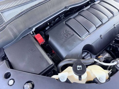Used 2015 GMC Acadia SLE FWD image 14