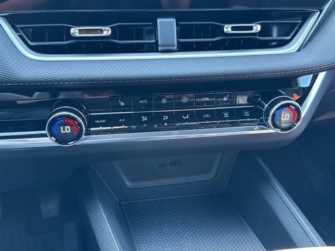 New 2027 Chevrolet Equinox LT w/ Convenience Package II FWD image 30