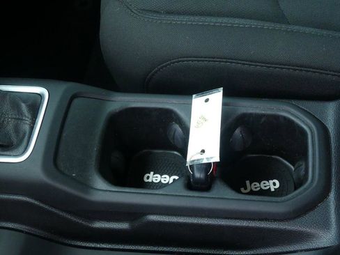 Used 2018 Jeep Wrangler Unlimited Sport S AWD/4WD image 24