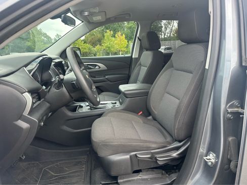 Used 2018 Chevrolet Traverse LS w/ LPO, Floor Liner Package AWD/4WD image 9