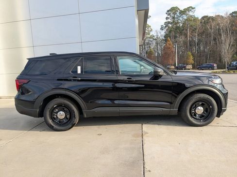 New 2025 Ford Explorer 4WD Police Interceptor image 3