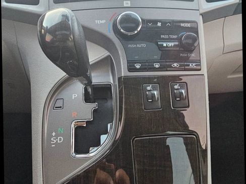Used 2014 Toyota Venza XLE w/ XLE Premium Package FWD image 21