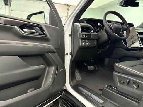 New 2026 GMC Yukon XL Elevation image 17