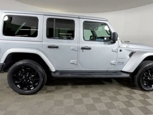 Used 2023 Jeep Wrangler Unlimited Sahara w/ Cold Weather Group AWD/4WD image 3