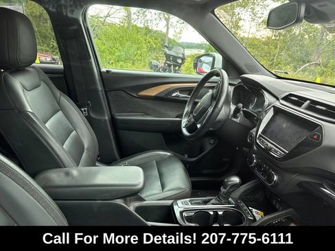Used 2023 Chevrolet TrailBlazer ACTIV w/ Sun and Liftgate Package AWD/4WD image 3