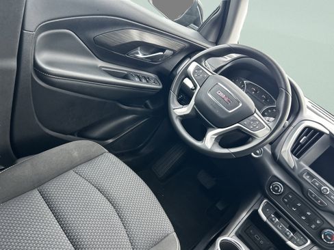 Used 2024 GMC Terrain SLE image 20