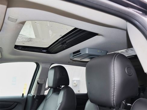 Used 2017 Chevrolet Traverse LT image 13