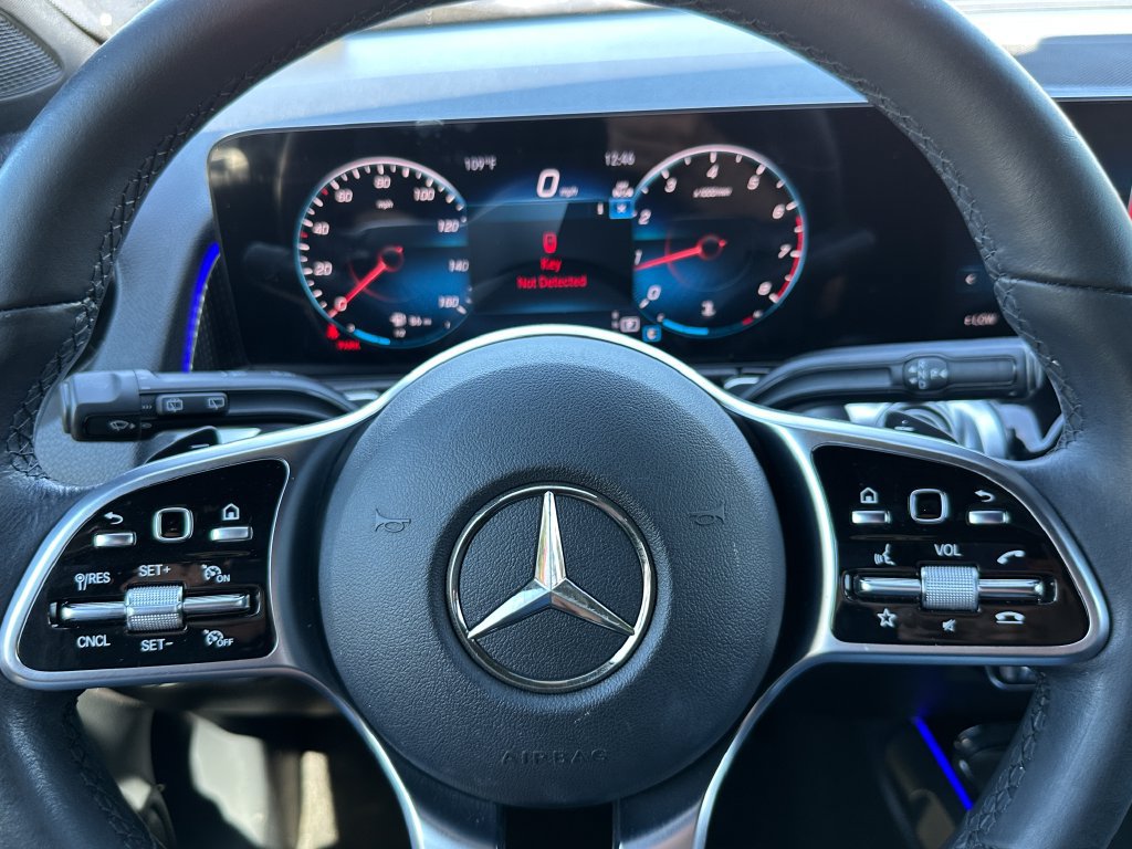 Used 2023 Mercedes-Benz GLB 250 4MATIC w/ Premium Package image 22