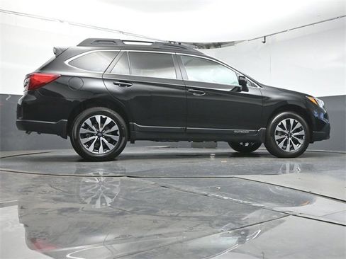 Used 2016 Subaru Outback 3.6R Limited image 41