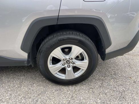 Used 2019 Toyota RAV4 XLE w/ Convenience Package FWD image 8
