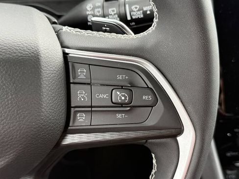 Certified 2025 Jeep Grand Cherokee Laredo X w/ Luxury Tech Group I AWD/4WD image 20