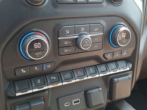 Used 2020 Chevrolet Silverado 2500 LTZ w/ LTZ Premium Package AWD/4WD image 18